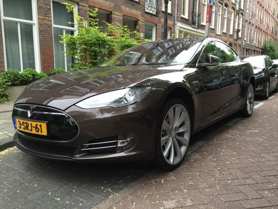Нідерланди з 2035 року планують продавати в країні лише електромобілі