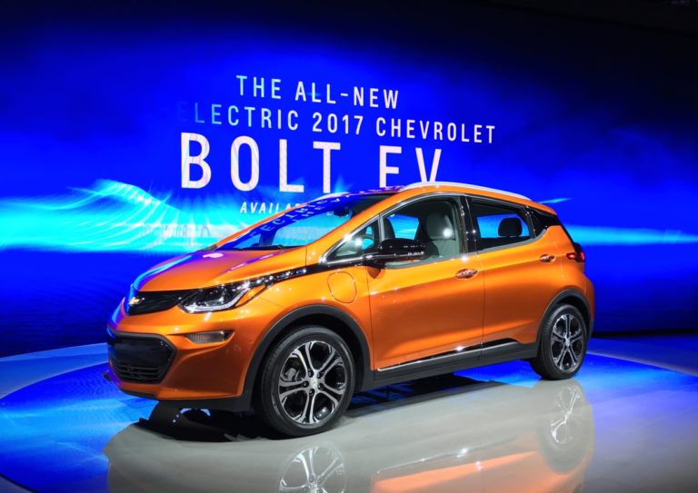 Chevrolet Bolt EV визнано найкращим автомобілем року