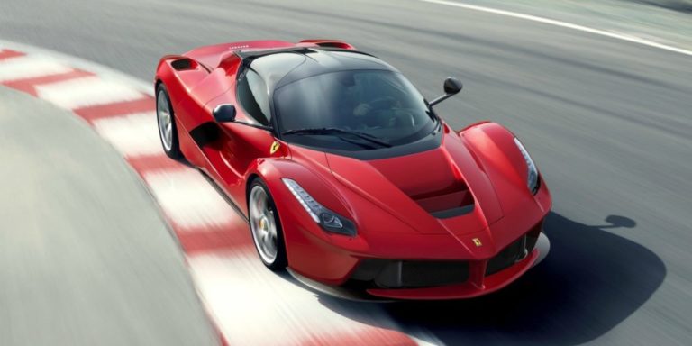 Компанія Ferrari планує розробити електричний суперкар