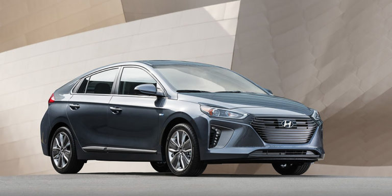 Hyundai оновила гібрид і електрокар Ioniq