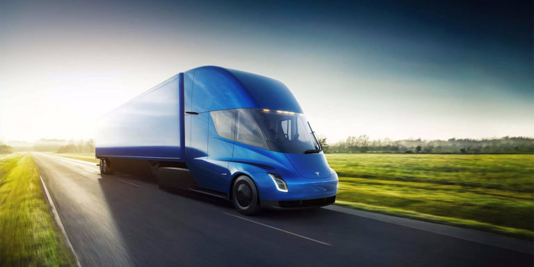 Tesla отримала найбільше передзамовлення на електричну вантажівку