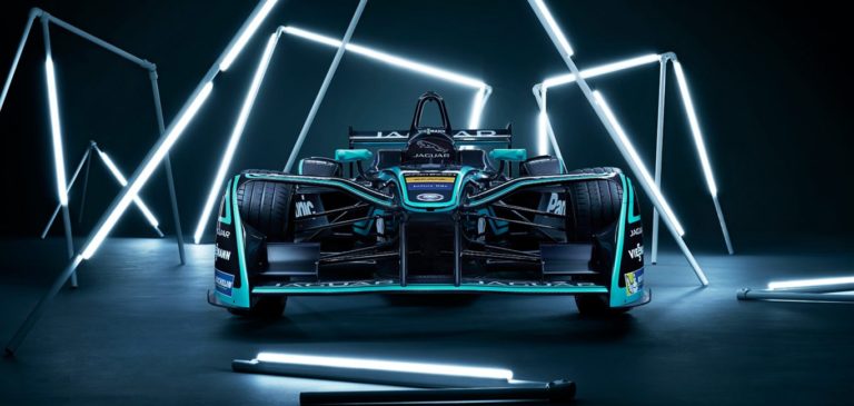 Jaguar представили новий електромобіль для участі в перегонах Formula-E