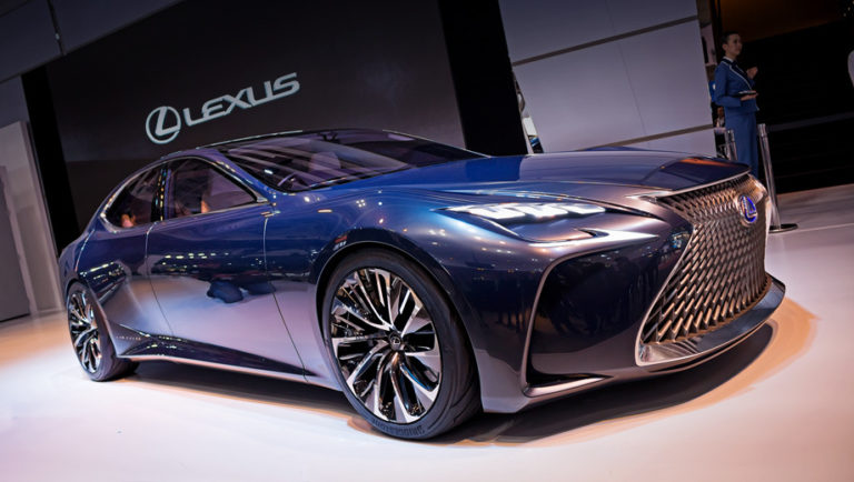 Lexus випустить кросовер на водневому паливі