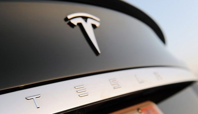Tesla Roadster 2: новий спортивний електрокар