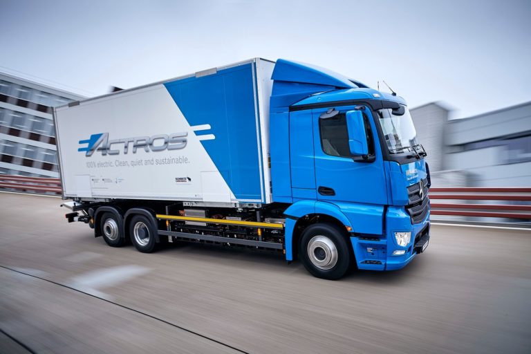Компанія Mercedes-Benz представила електричну вантажівку eActros