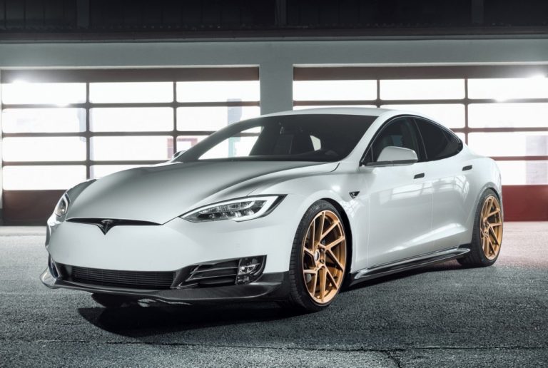 Оновлений електрокар Tesla Model S 2017
