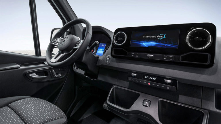 Mercedes розсекретив інтер’єр електромобіля Sprinter нового покоління