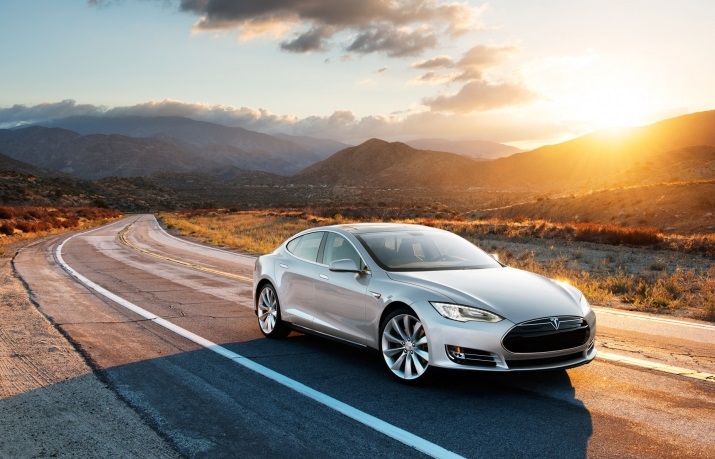 Електрокари Tesla будуть заряджатися від Сонця