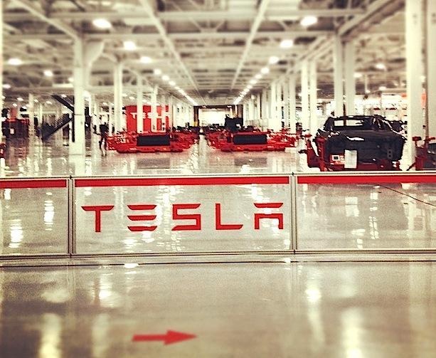 Міністерство інфраструктури веде переговори з Tesla щодо будівництва заводу в Україні