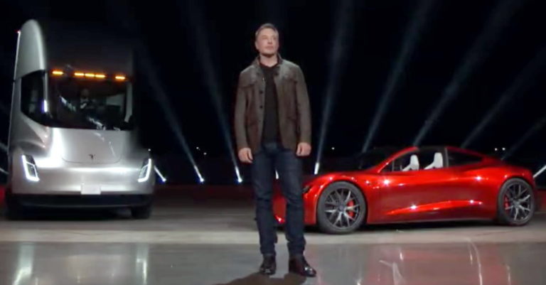 Елон Маск представив електровантажівку Tesla Semi Track та супершвидкісний спорткар