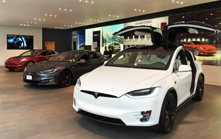 Ніхто не може наздогнати Tesla: продажі електромобілів 2018