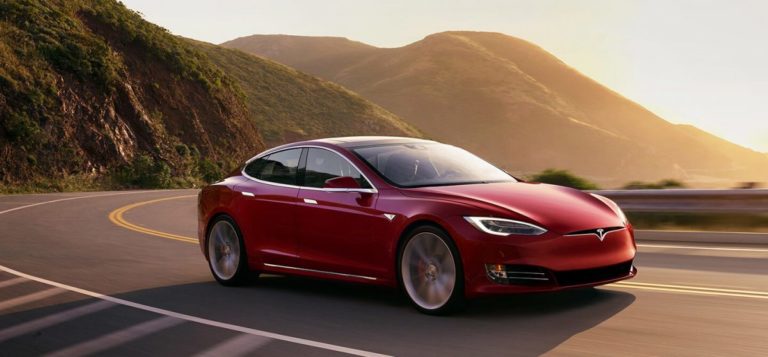 Ілон Маск повідомив перші подробиці про електромобіль Tesla Model 3 з двома двигунами