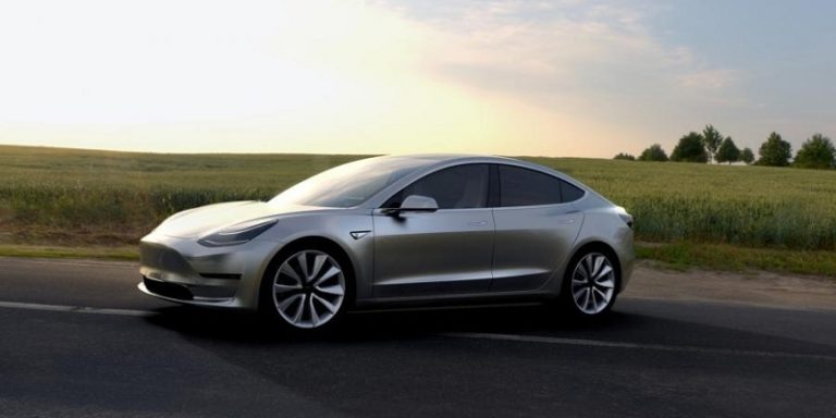 Почалось виробництво Tesla Model 3
