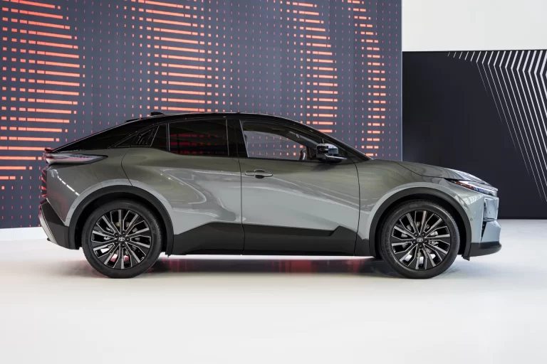 Toyota C-HR+ і менший Urban Cruiser електричні кросовери очолюють зусилля компанії з електрифікації в Європі. Перспективні електрокросовери Toyota вже на підході.