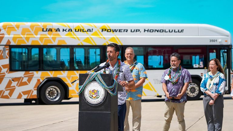 New Gillig Battery Electric Buses прибувають на Гаваї