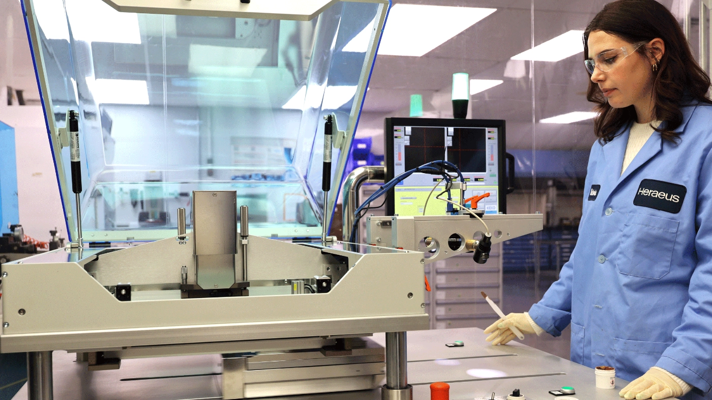 Heraeus Electronics проведе семінар з технології керамідно-порошкових плівок для сучасної електроніки