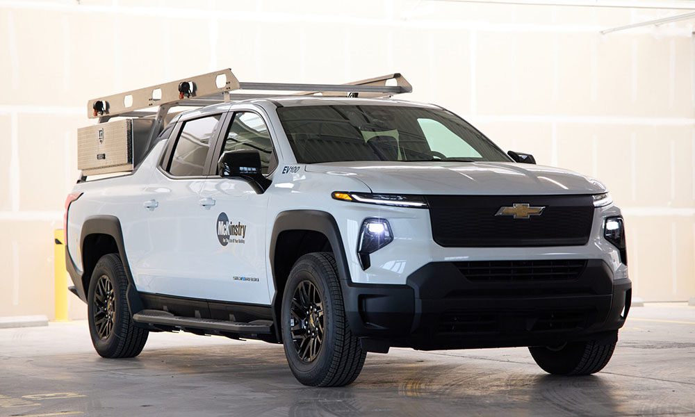 National construction company запускає свій 100-й Chevrolet Silverado EV