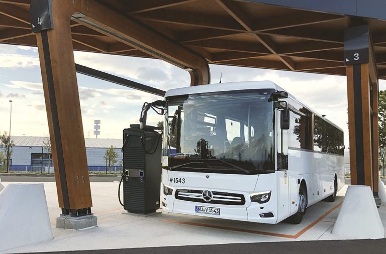 Daimler Buses запускає нові електрозарядні станції для автобусів, які забезпечать відвідування віддалених туристичних напрямків