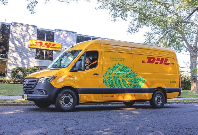 DHL Express поповнює свій автопарк в США 45 електричними фургонами Mercedes-Benz eSprinter