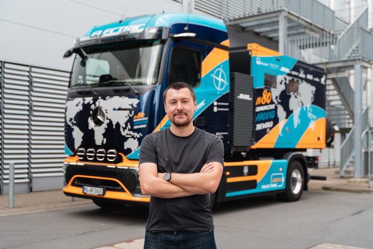Elektrotrucker вирушає в подорож навколо світу на електричному вантажівці Mercedes eActros 600