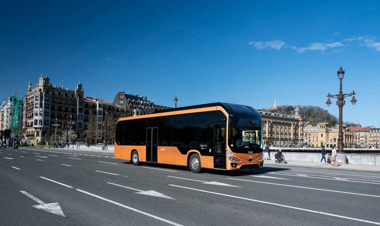 Irizar представляє нову 15-метрову версію свого електричного автобуса
