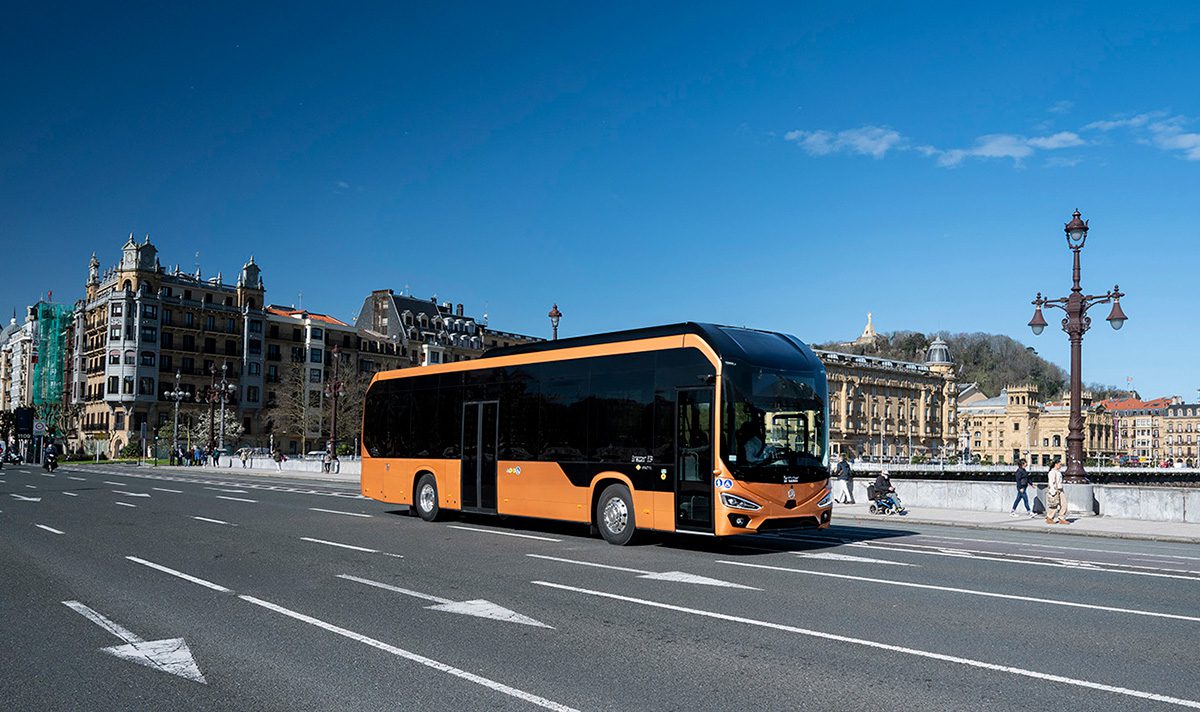 Irizar представляє нову 15-метрову версію свого електричного автобуса
