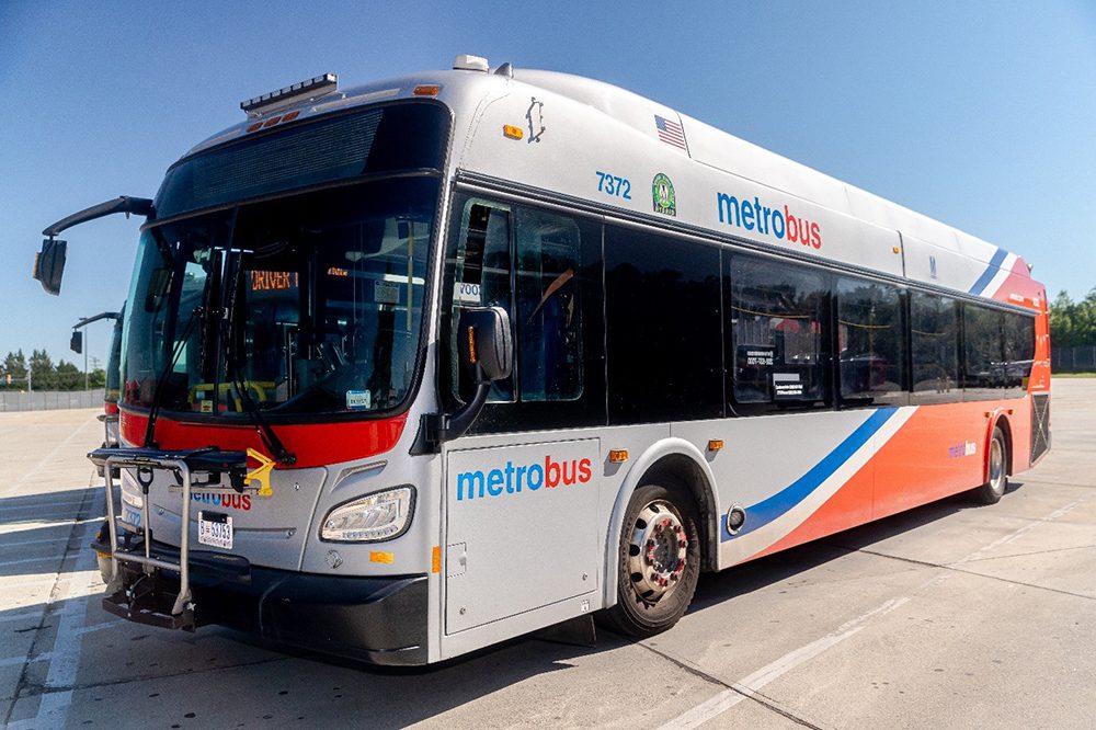 New Flyer отримує додаткове замовлення на 100 гібридних та електричних автобусів для Вашингтонського метро